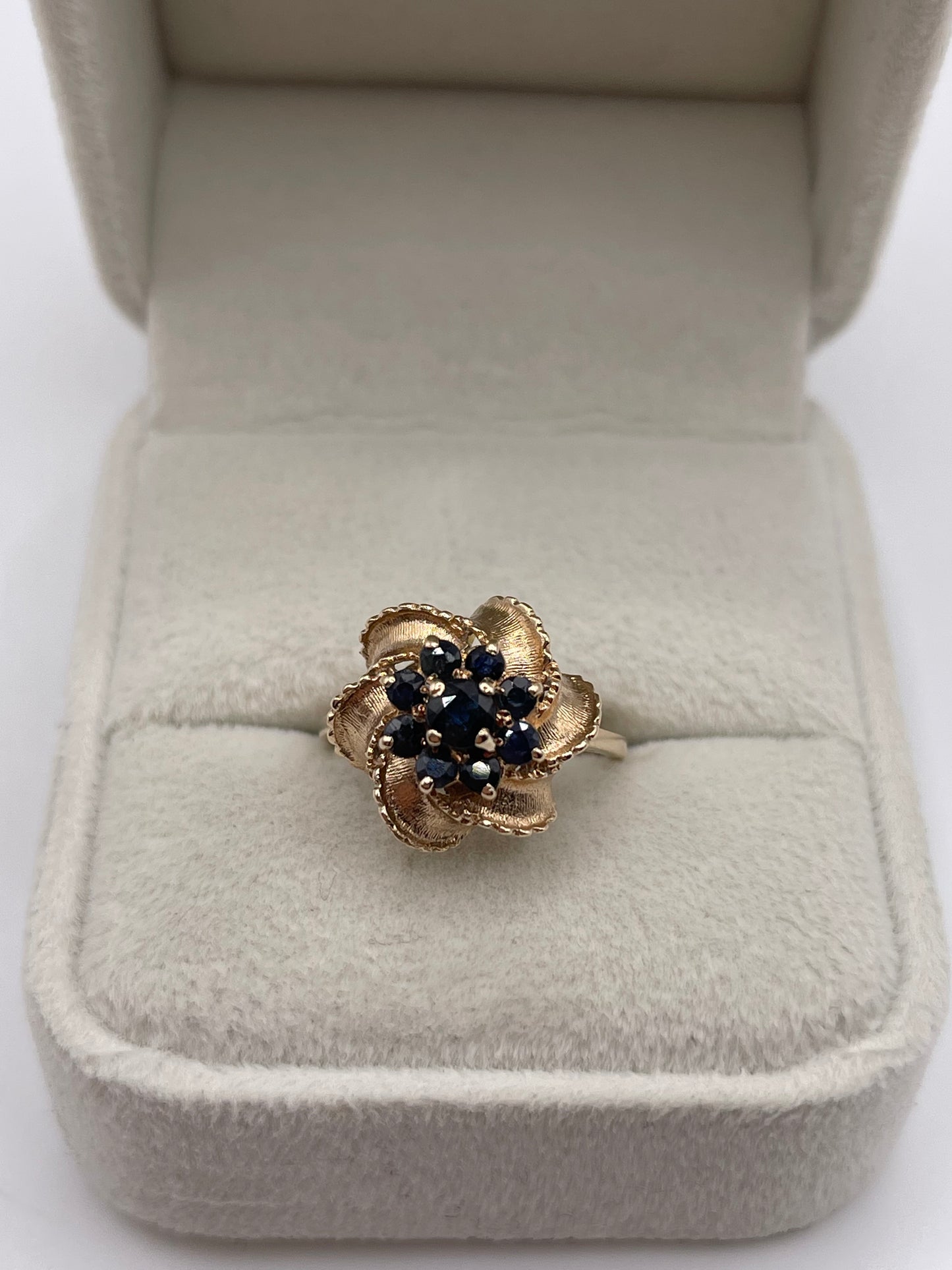9ct gold sapphire cluster ring