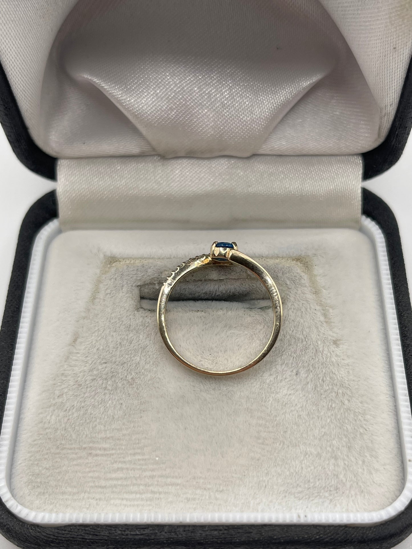 9ct gold apatite and zircon ring