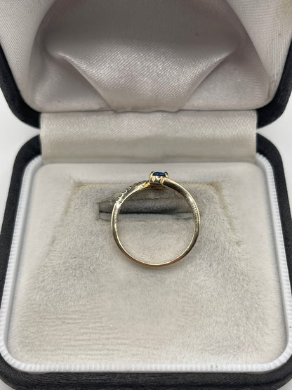 9ct gold apatite and zircon ring