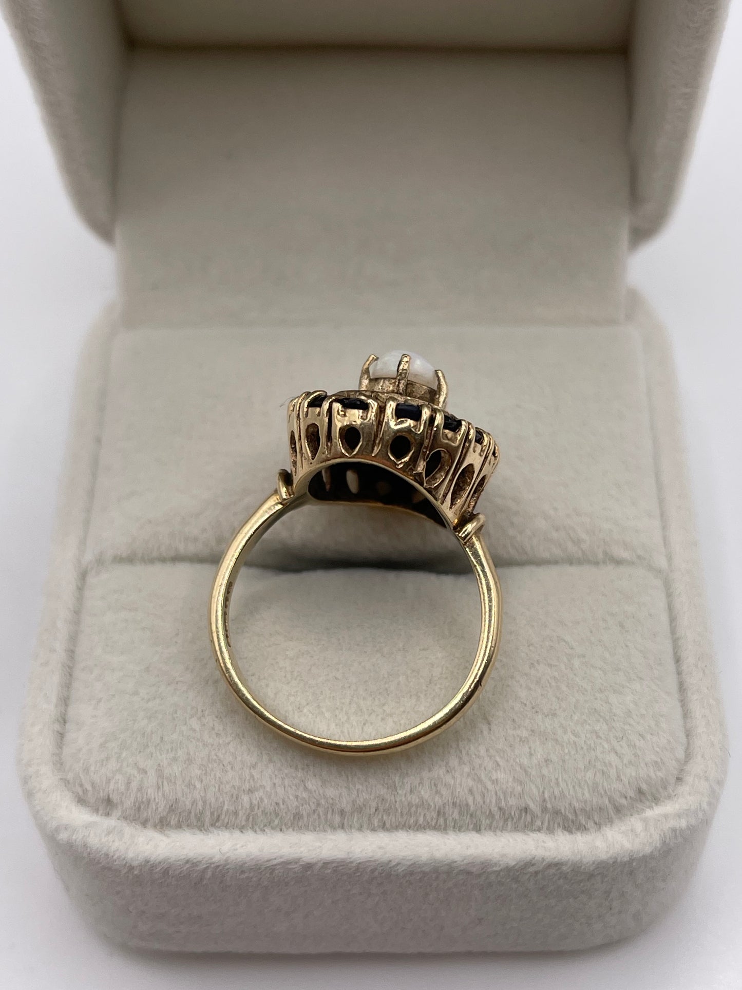 9ct gold sapphire and opal ring