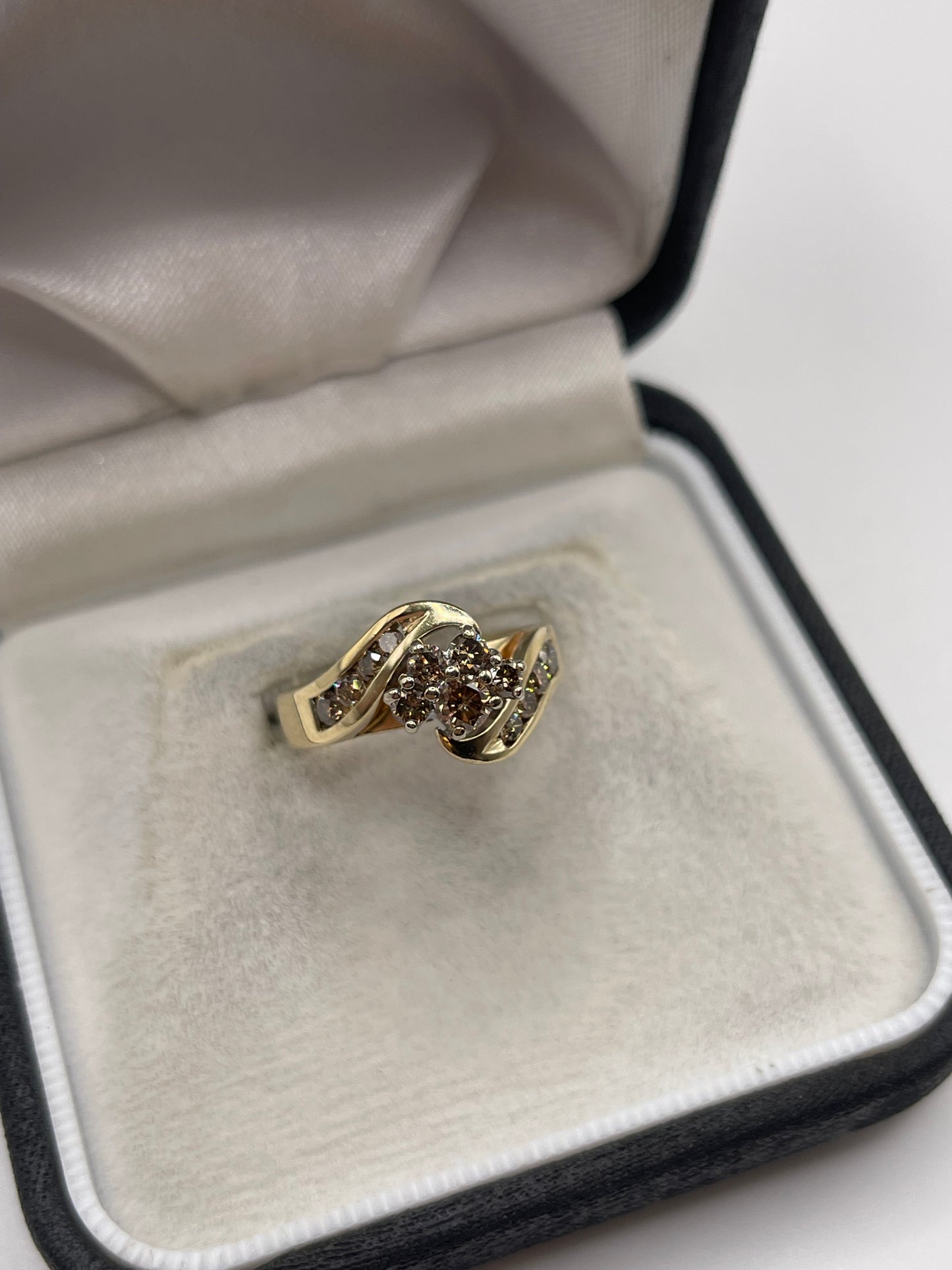 9ct gold cognac diamond cluster ring