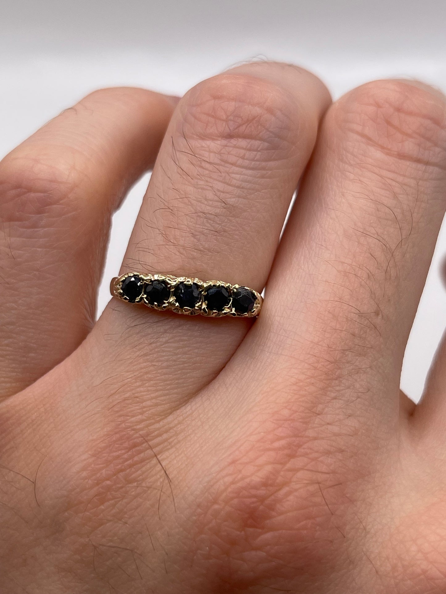 9ct gold sapphire ring