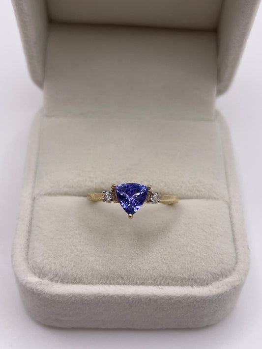 9ct gold tanzanite and zircon ring