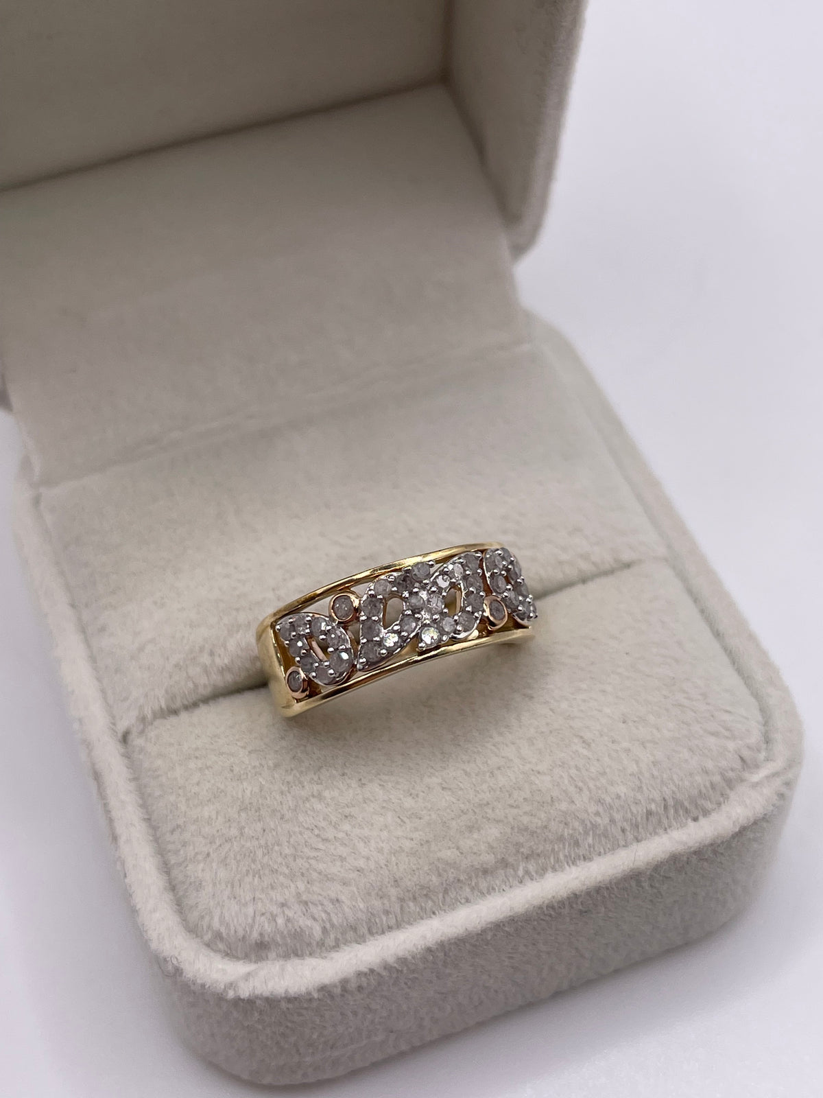 9ct gold diamond cluster ring