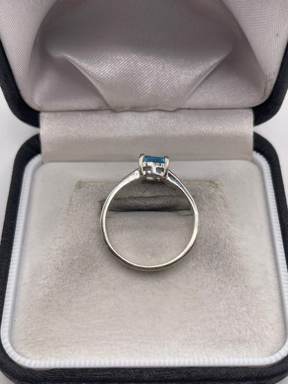 Silver topaz ring