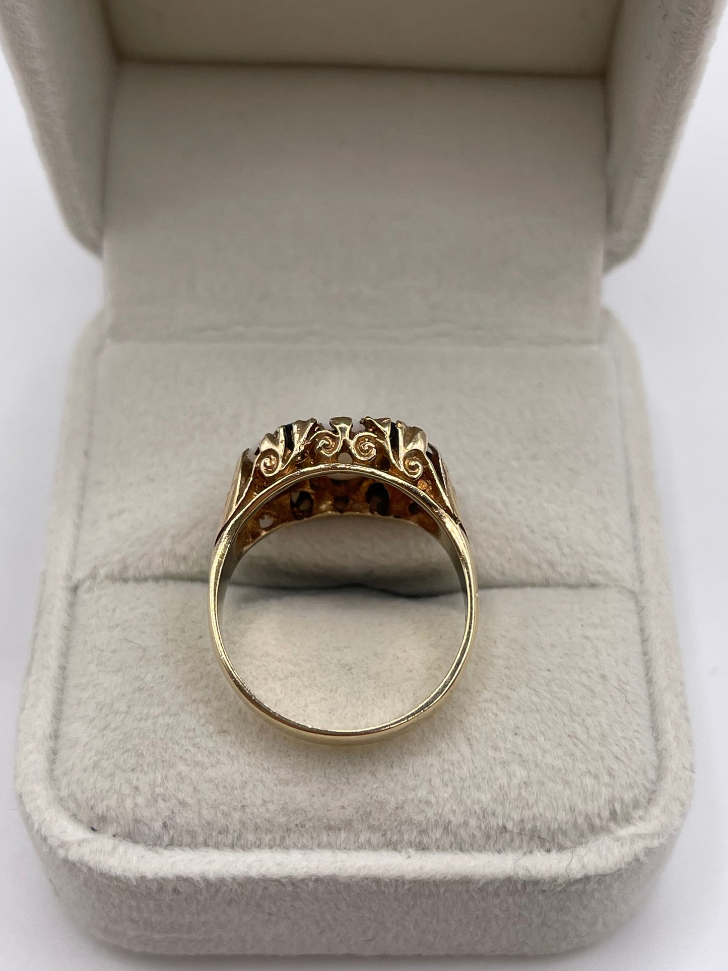 9ct gold opal and sapphire ring