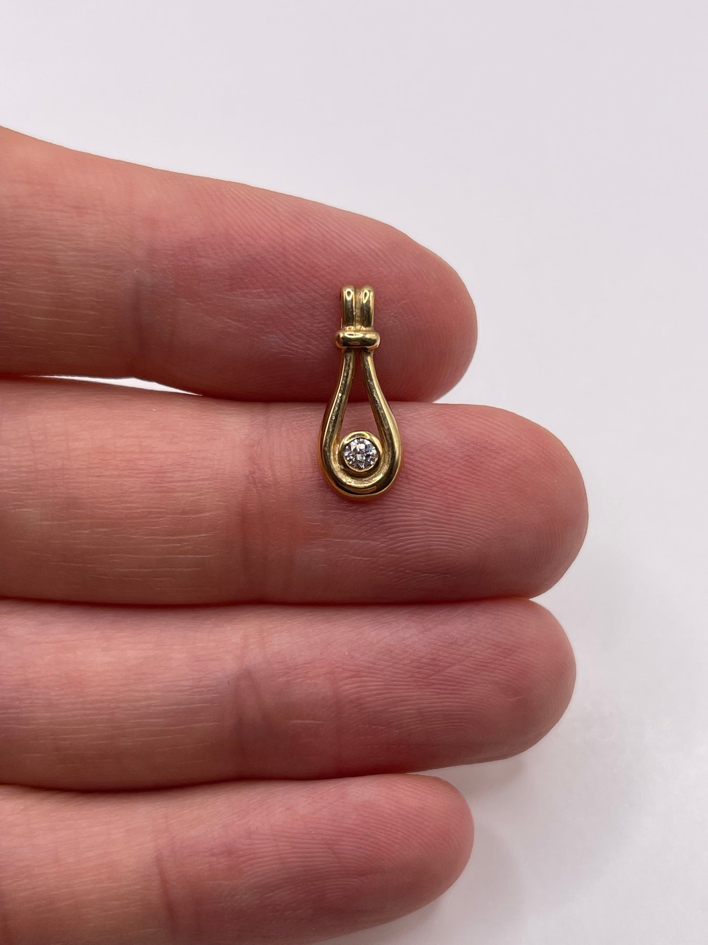 9ct gold diamond pendant