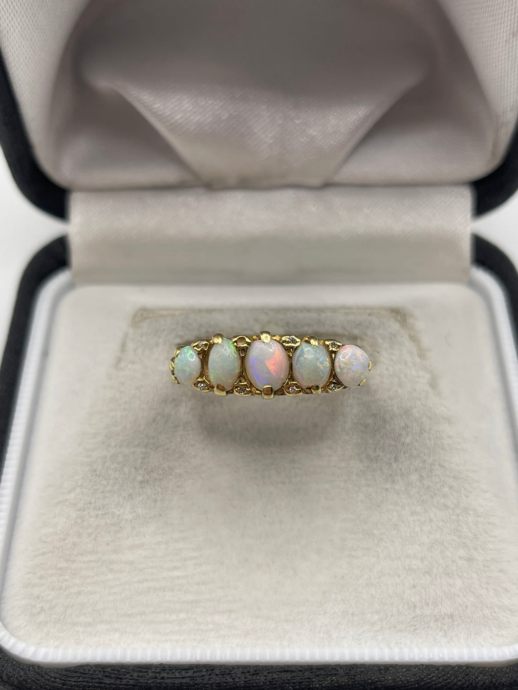 18ct gold opal and diamond ring