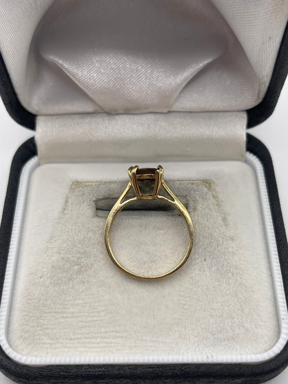 9ct gold quartz ring
