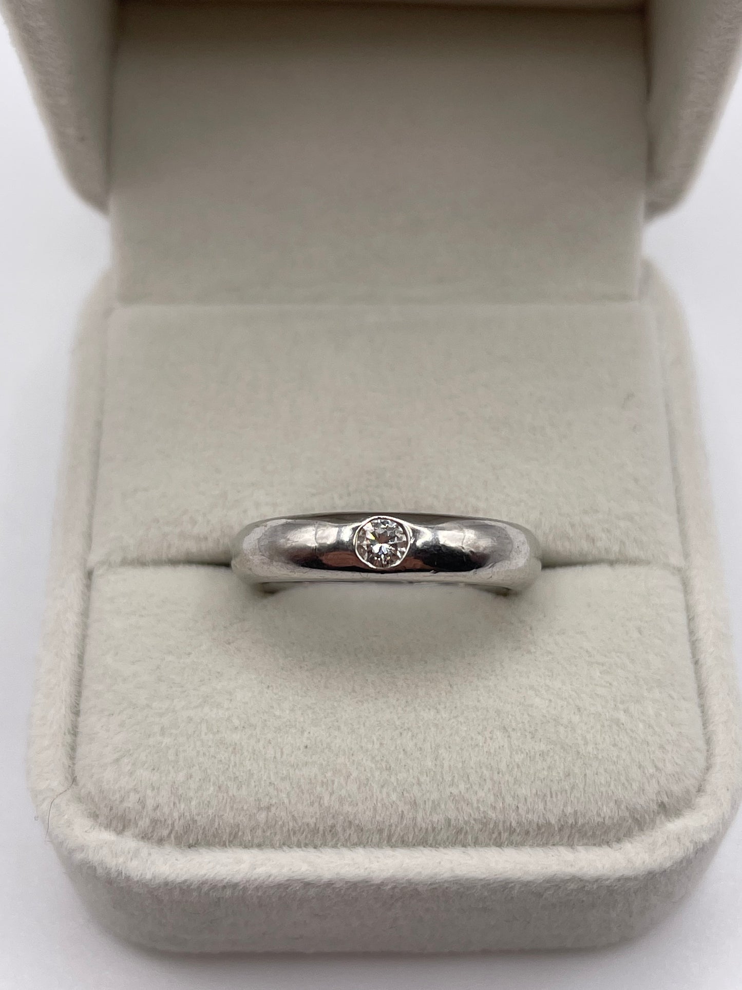 9ct white gold diamond ring