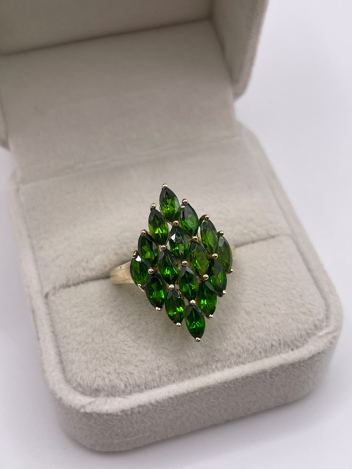 9ct gold diopside cluster ring