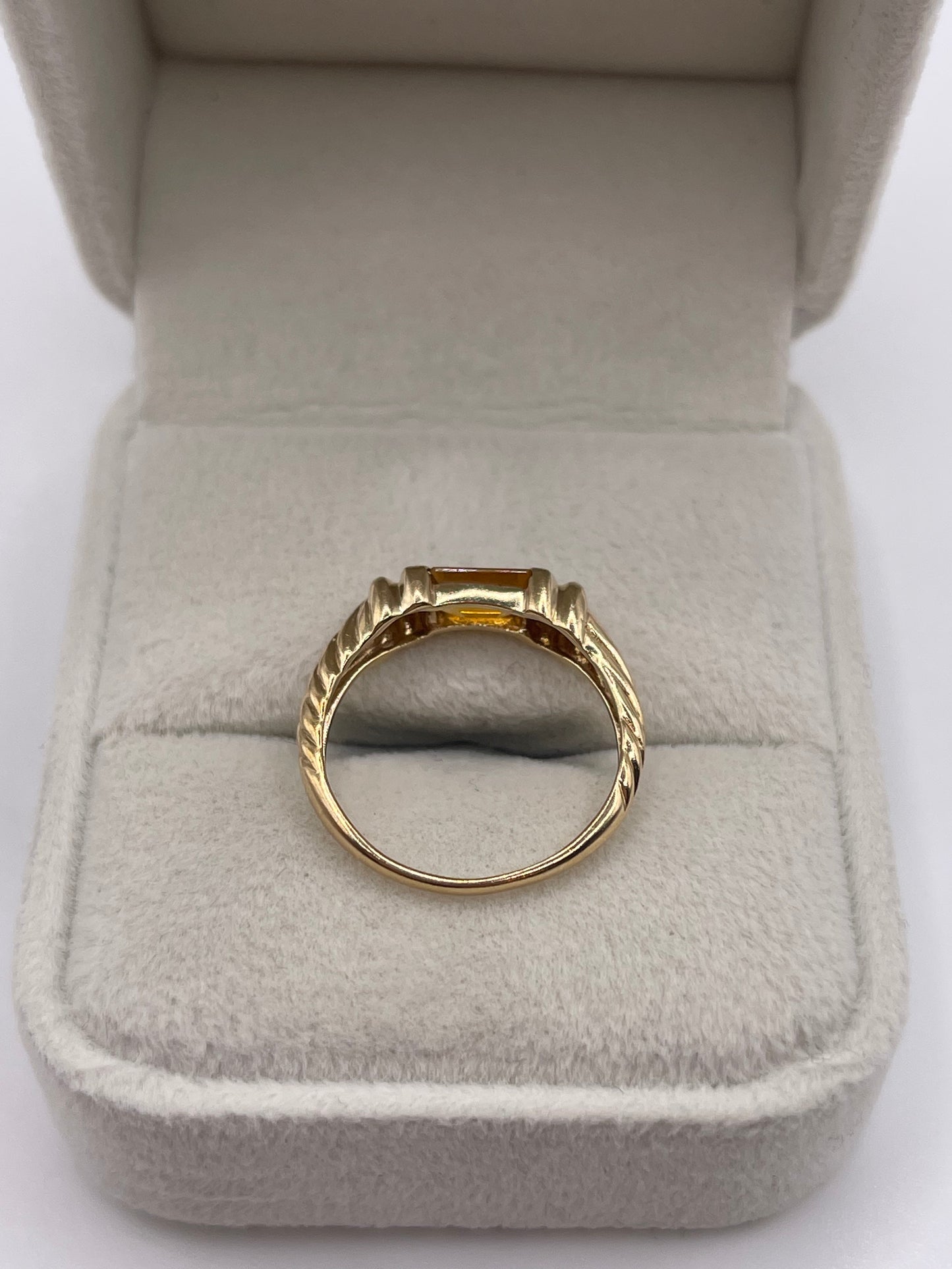 9ct gold citrine ring