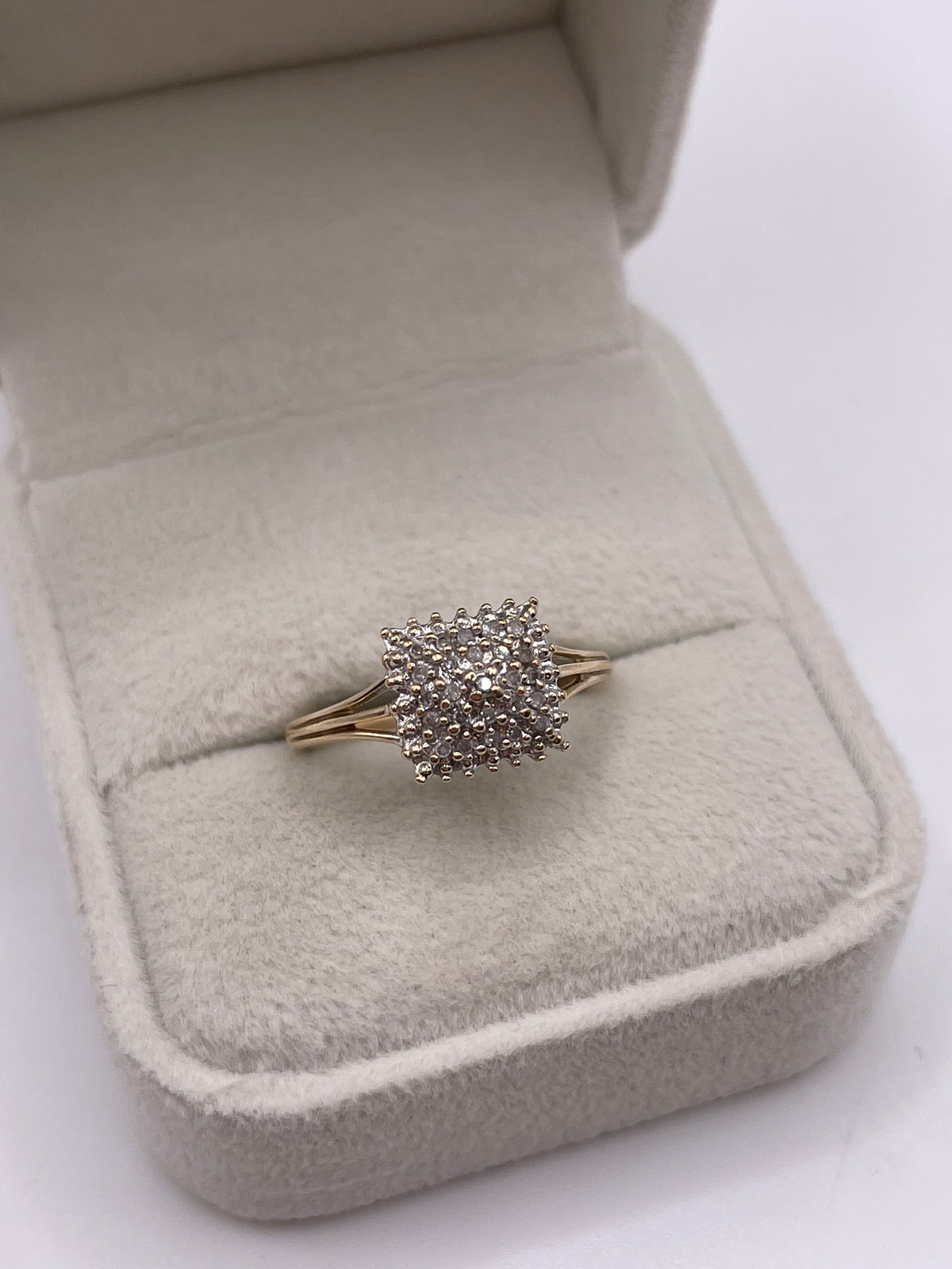 9ct gold diamond cluster ring
