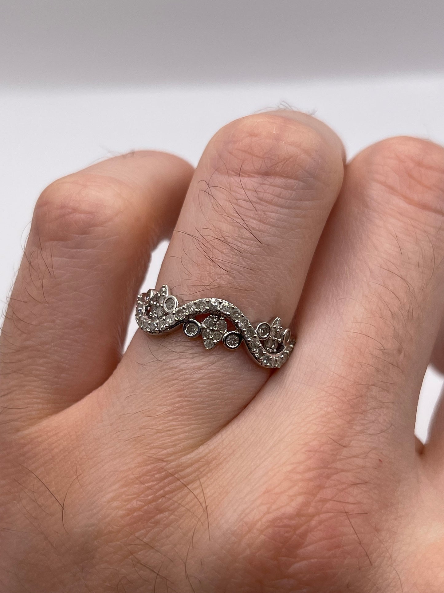 9ct white gold diamond ring