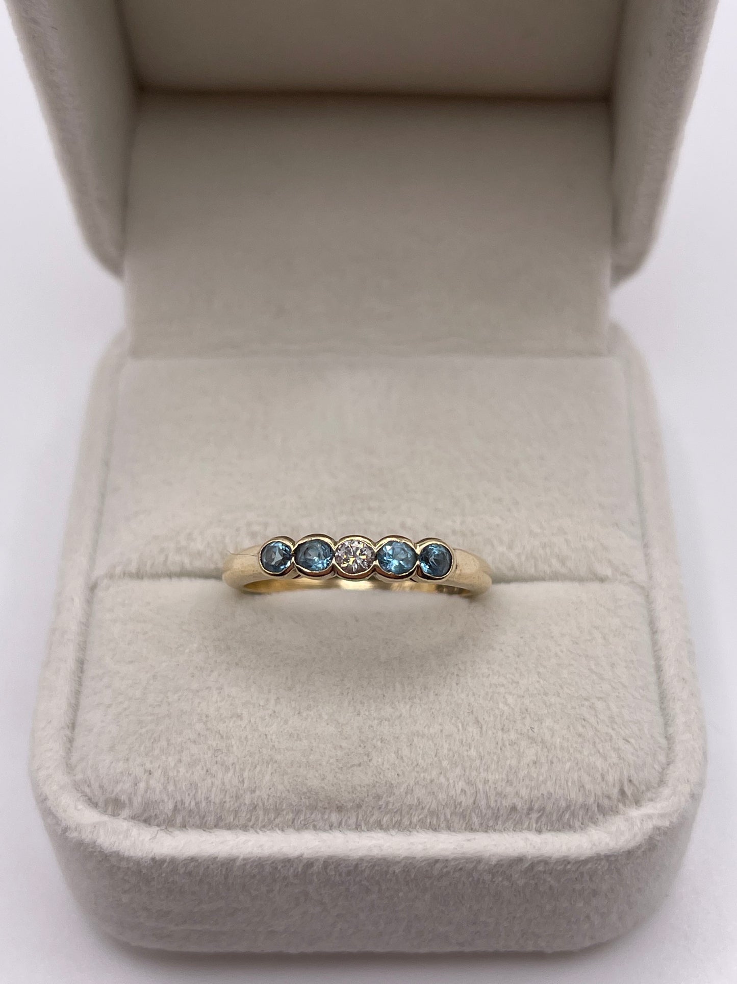 9ct gold topaz and diamond ring