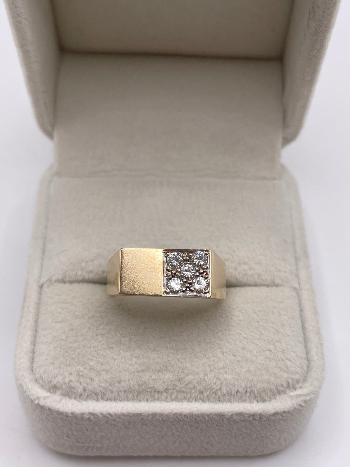 9ct gold cz signet ring