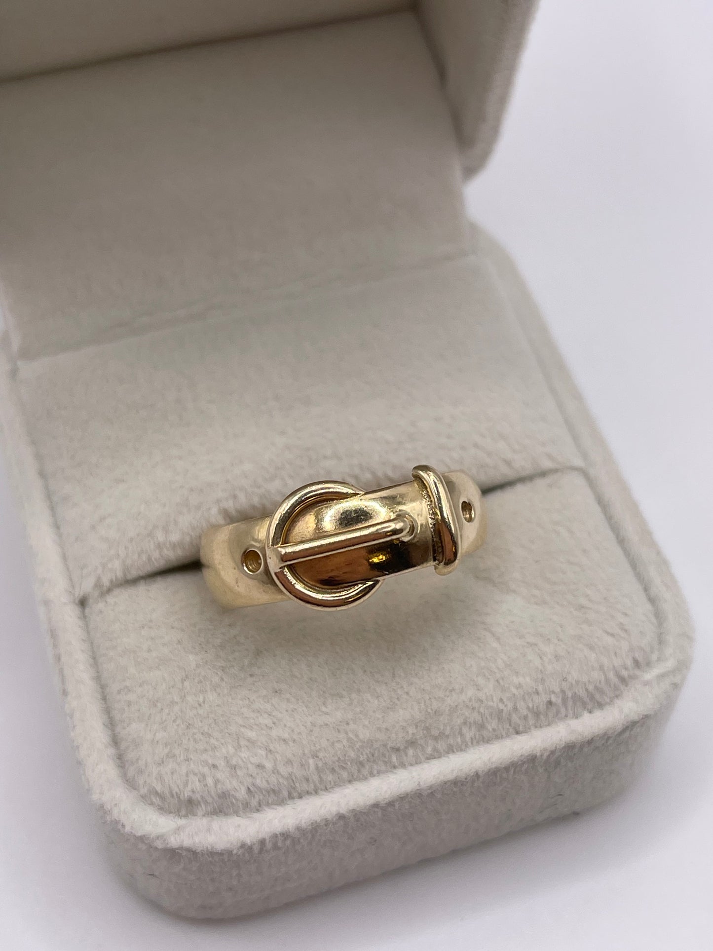 9ct gold buckle ring