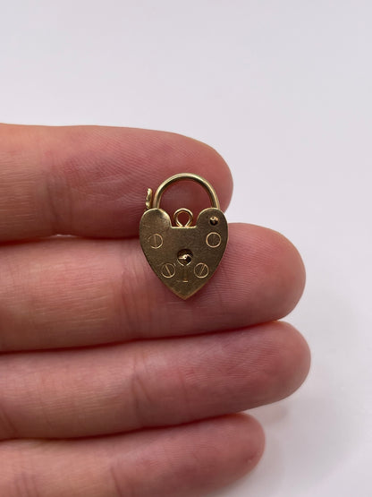 9ct gold padlock 4