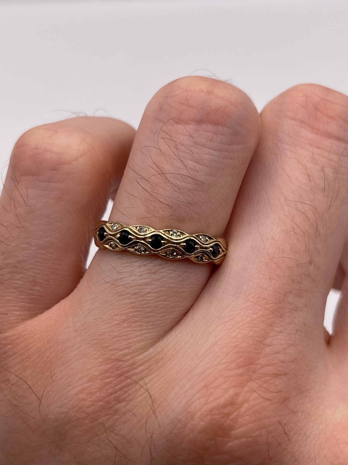 9ct gold sapphire and diamond ring