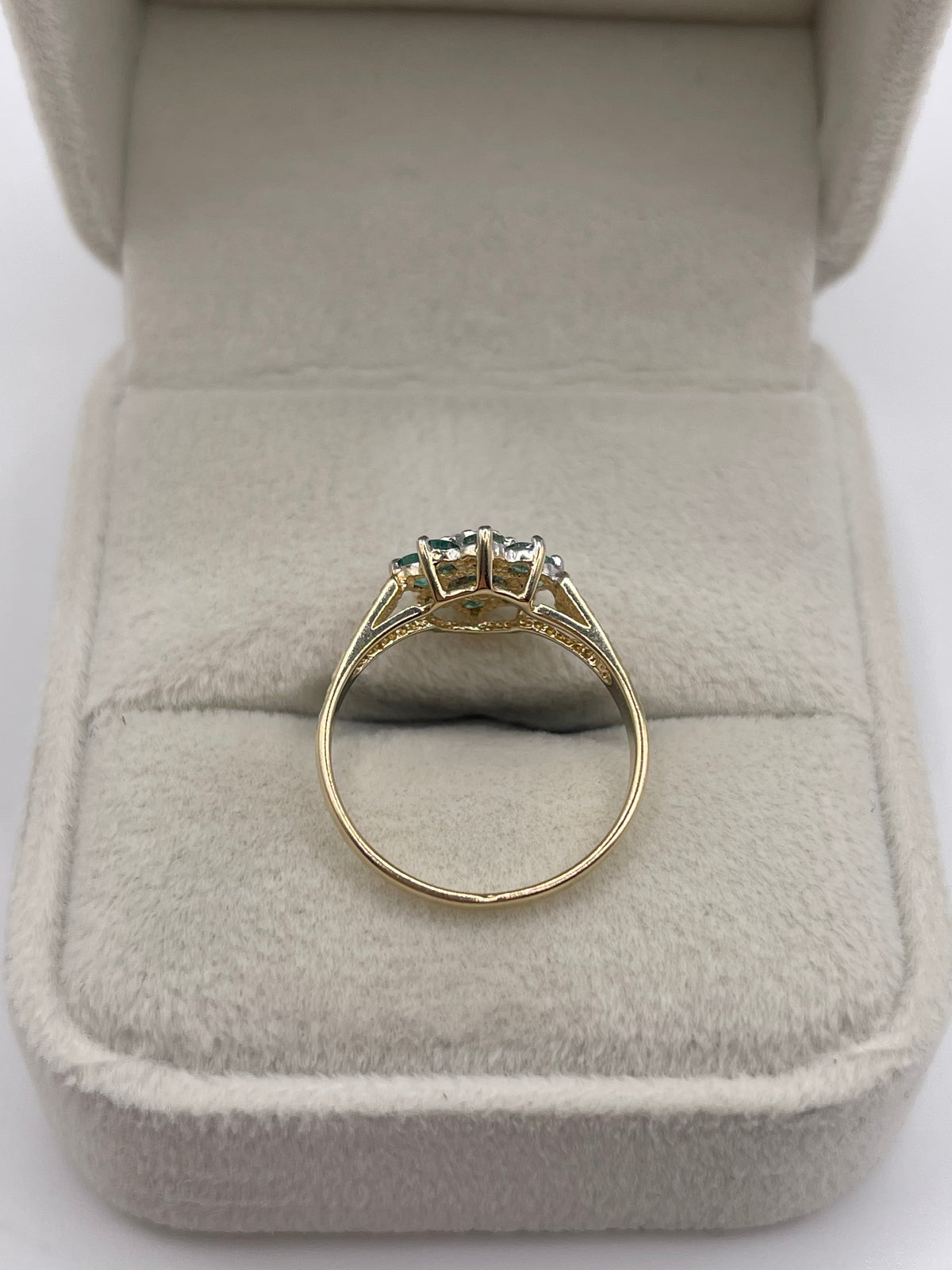 9ct gold emerald and diamond ring