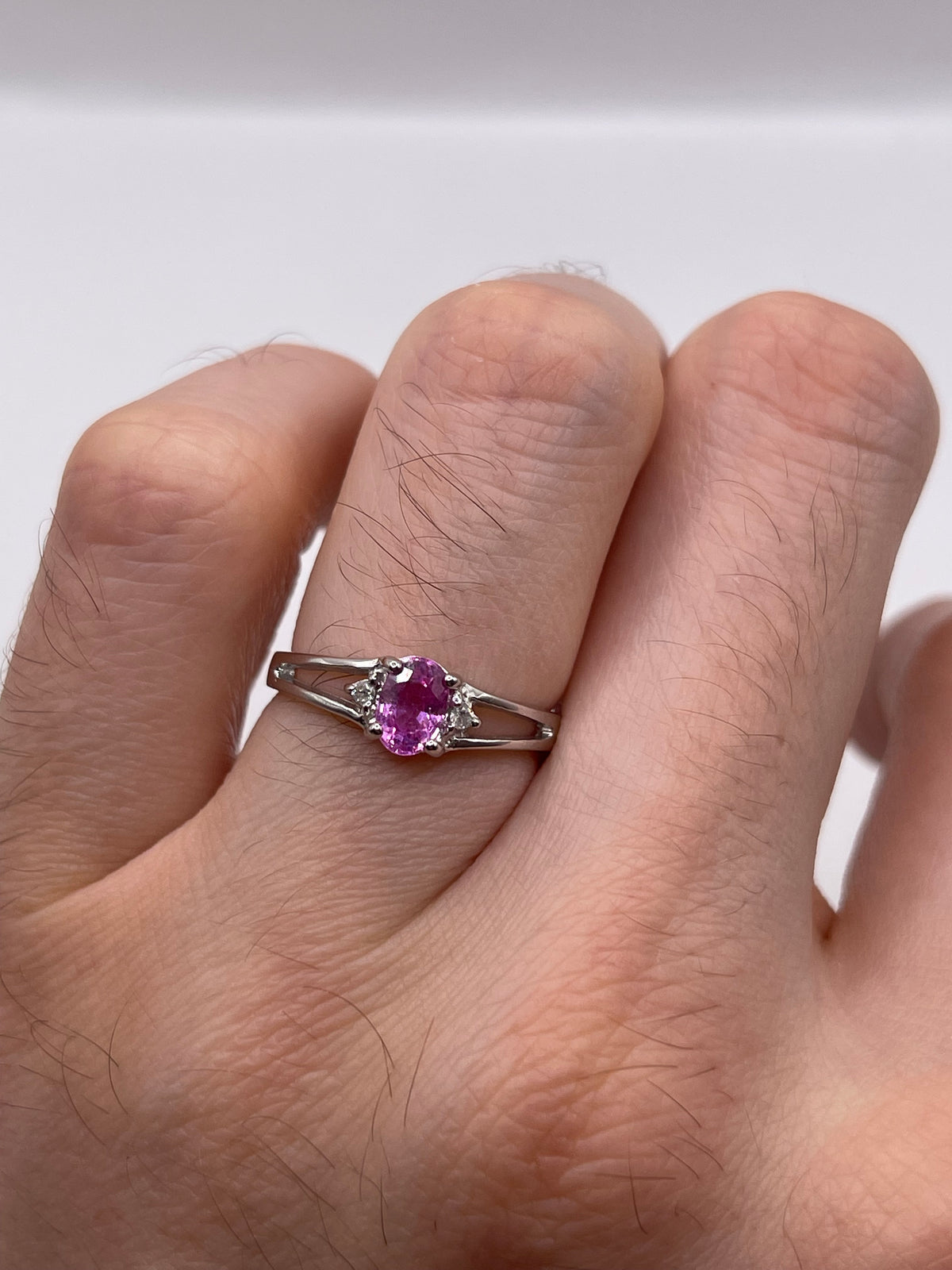 18ct white gold pink sapphire and diamond ring