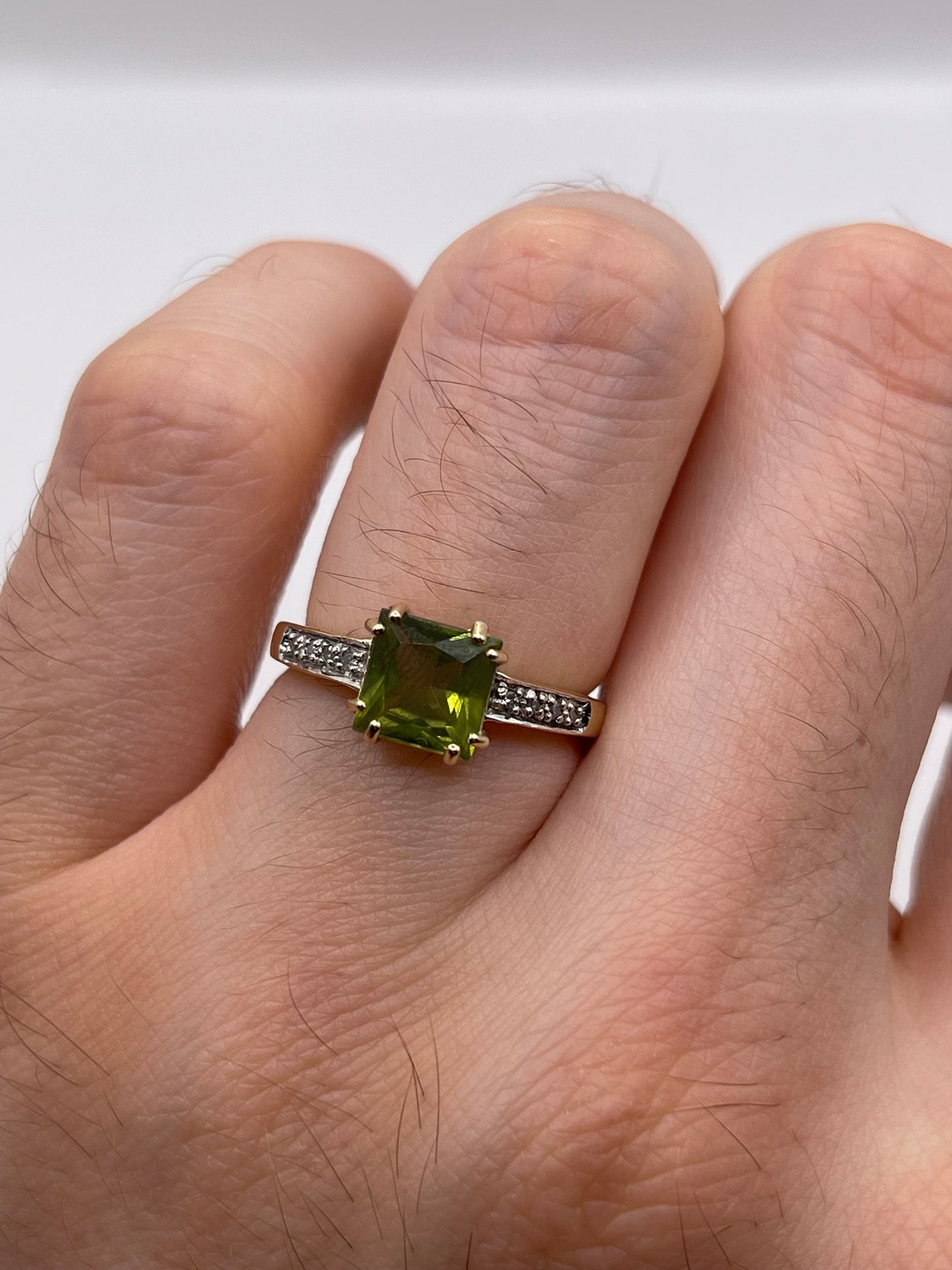 9ct gold quartz and diamond ring