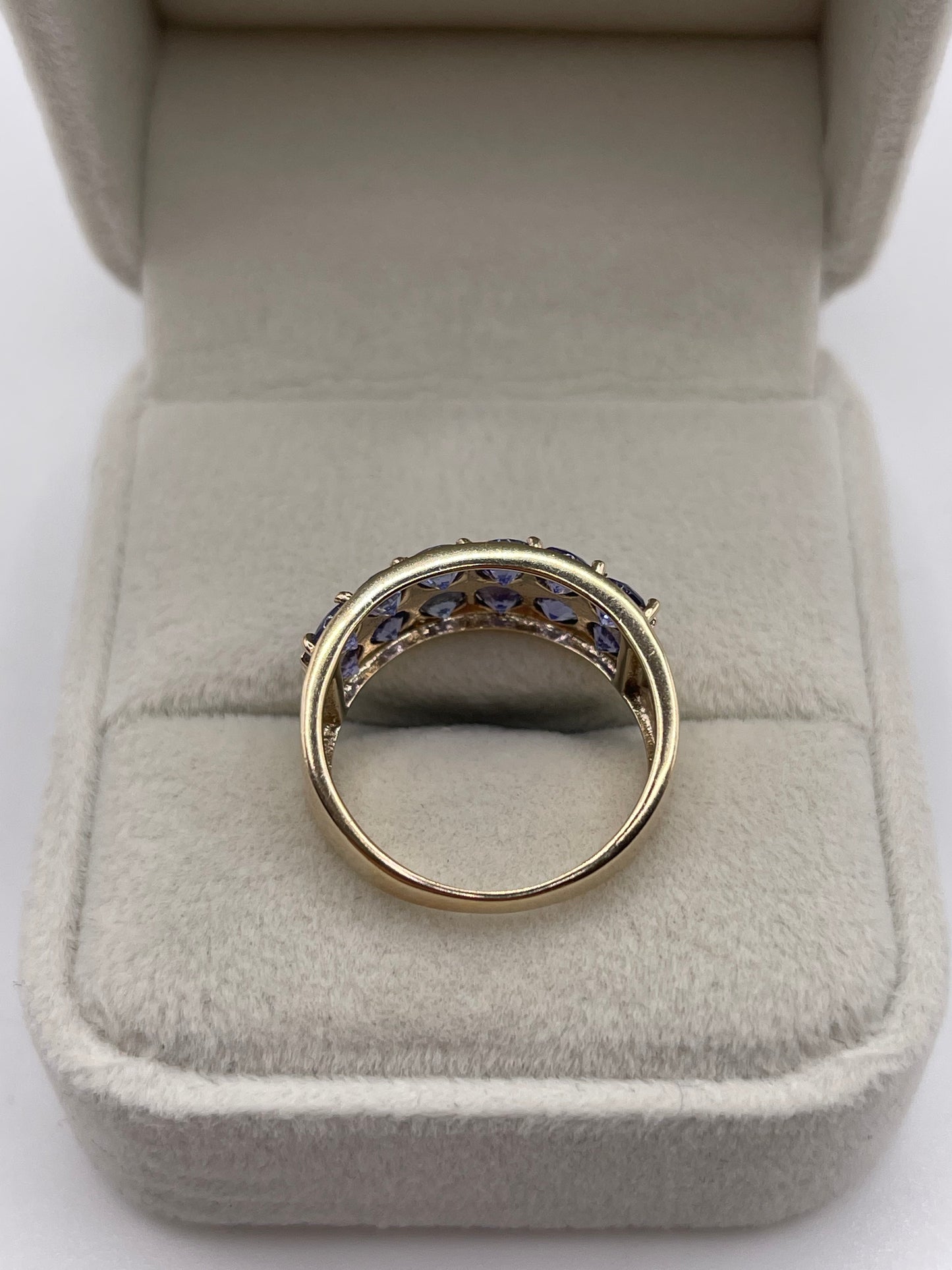 9ct gold tanzanite ring