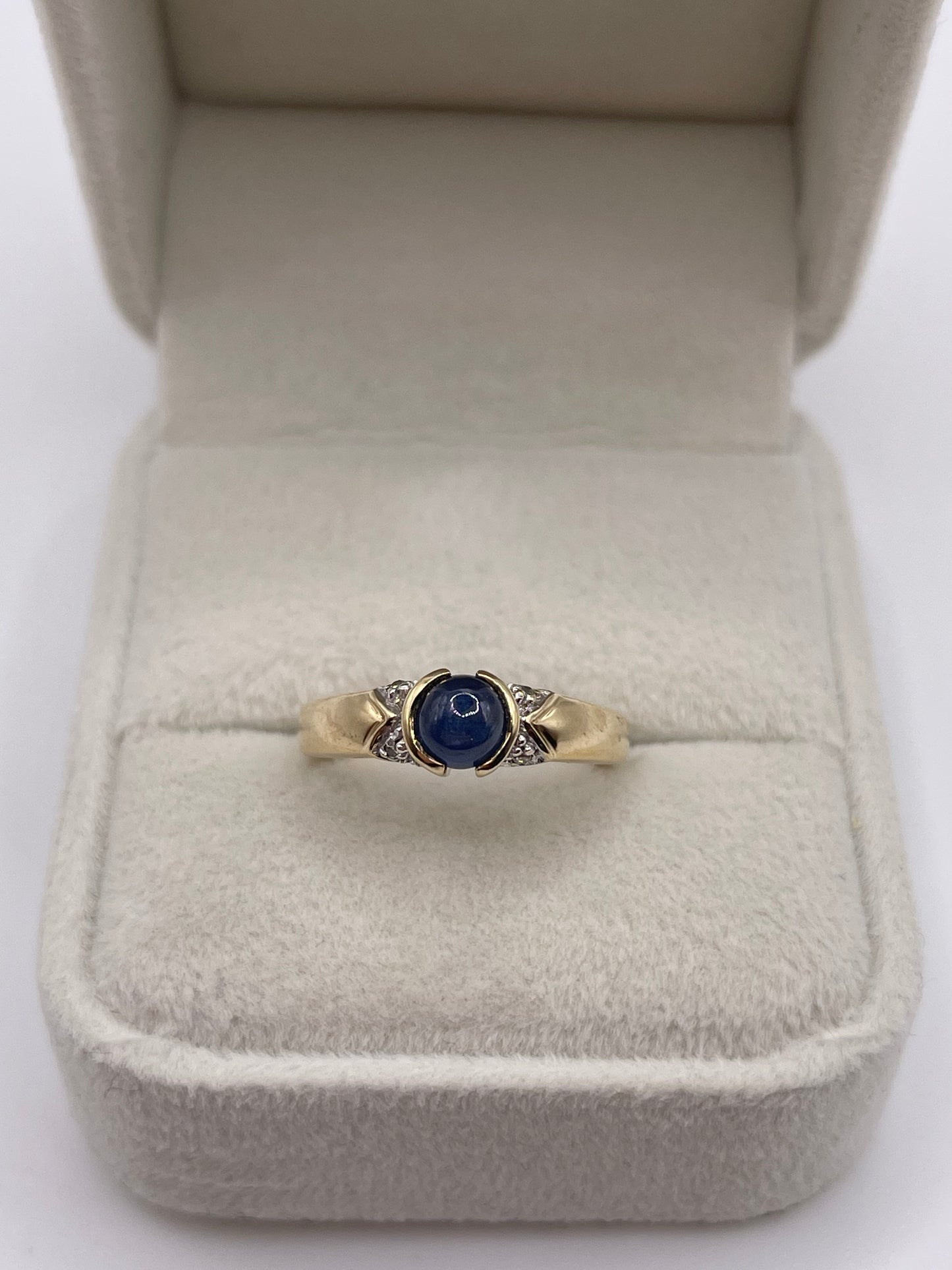 9ct gold cabochon sapphire and diamond ring