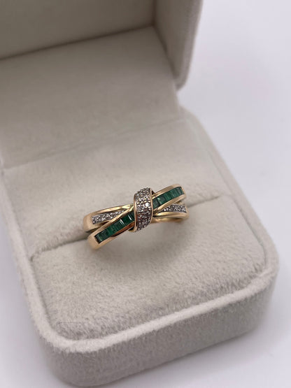 9ct gold emerald and diamond ring