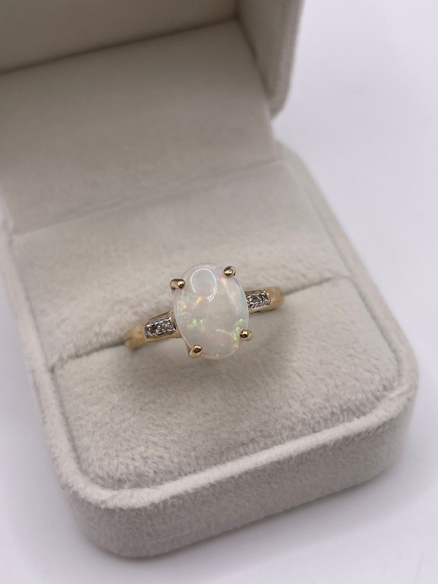9ct gold opal and diamond ring