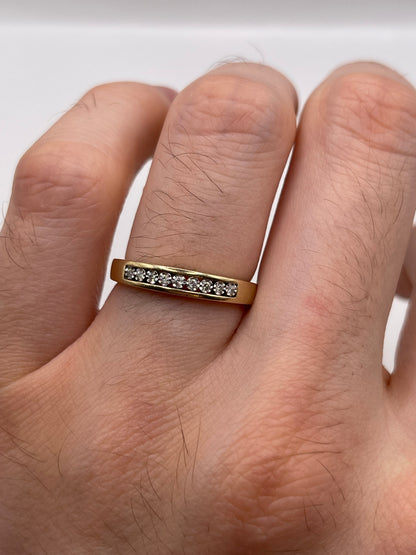 9ct gold diamond ring