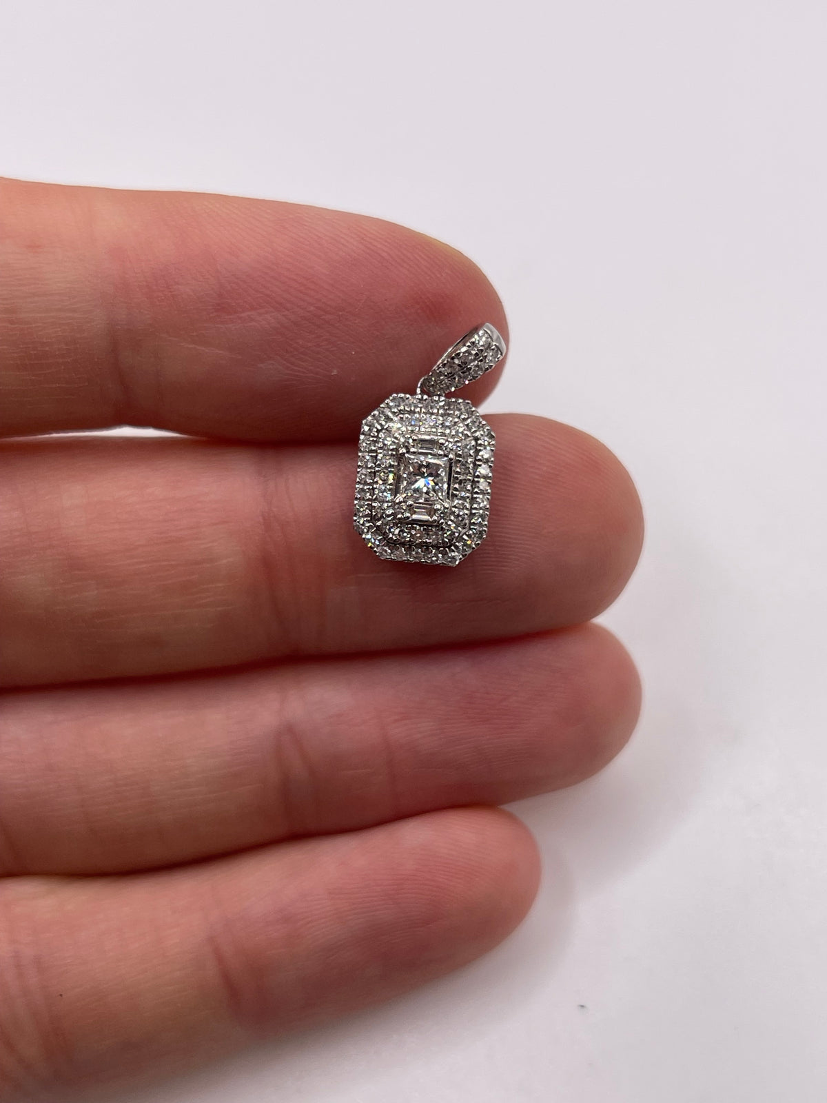 9ct white gold 50 point diamond cluster pendant