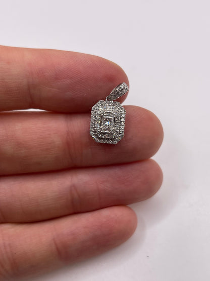 9ct white gold 50 point diamond cluster pendant