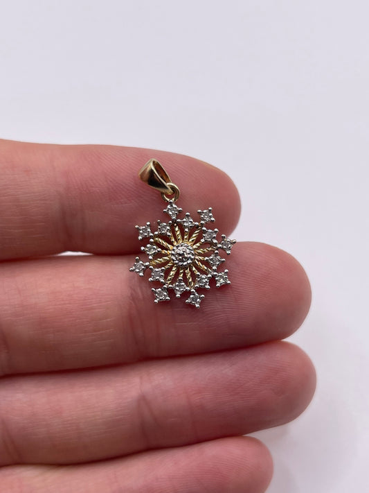 9ct gold diamond snowflake pendant
