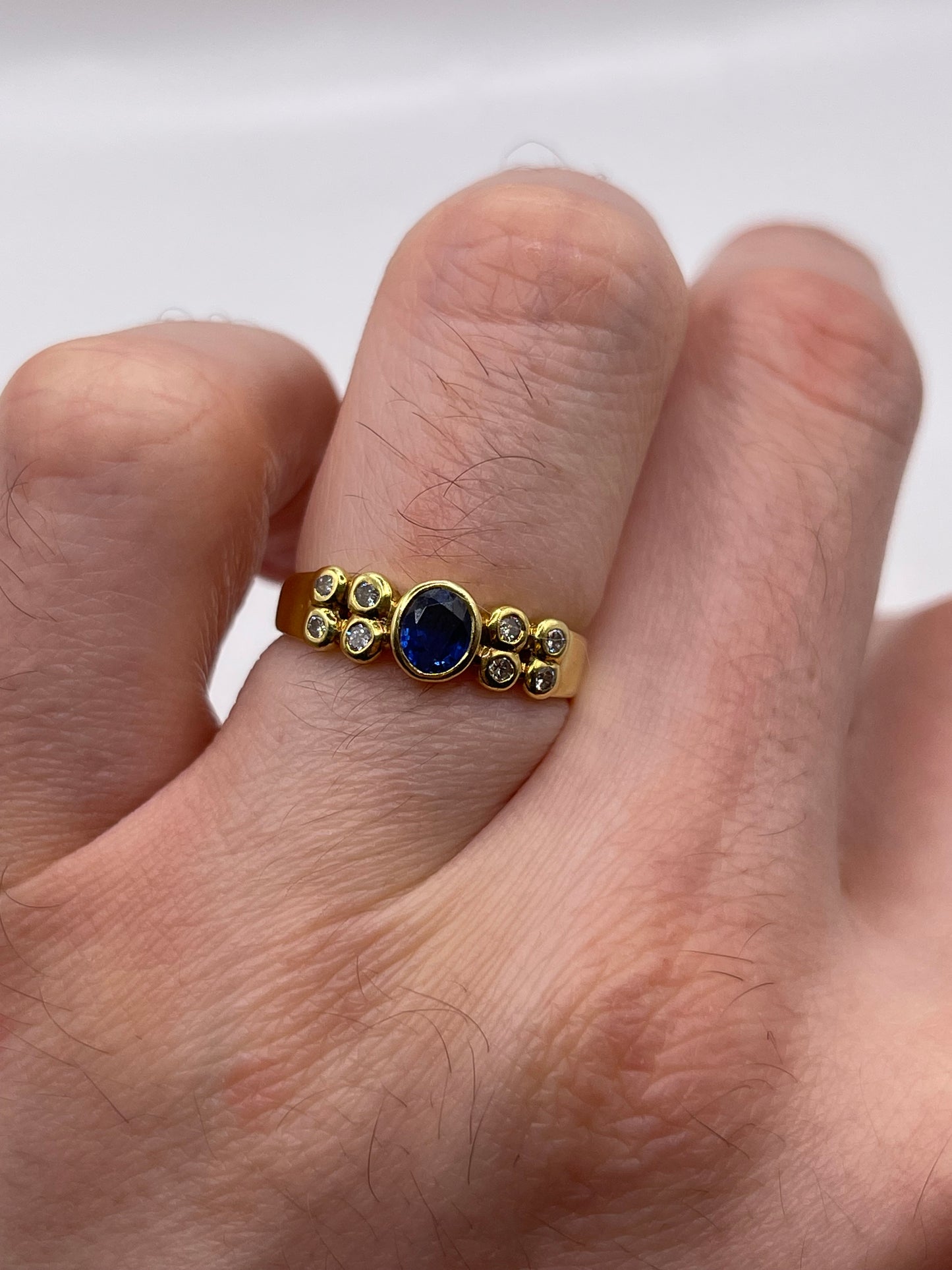 18ct gold sapphire and diamond ring