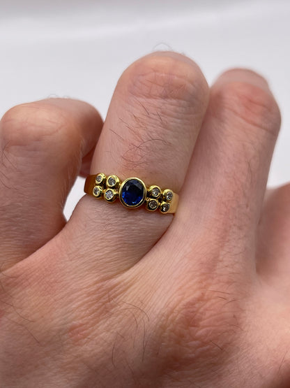 18ct gold sapphire and diamond ring
