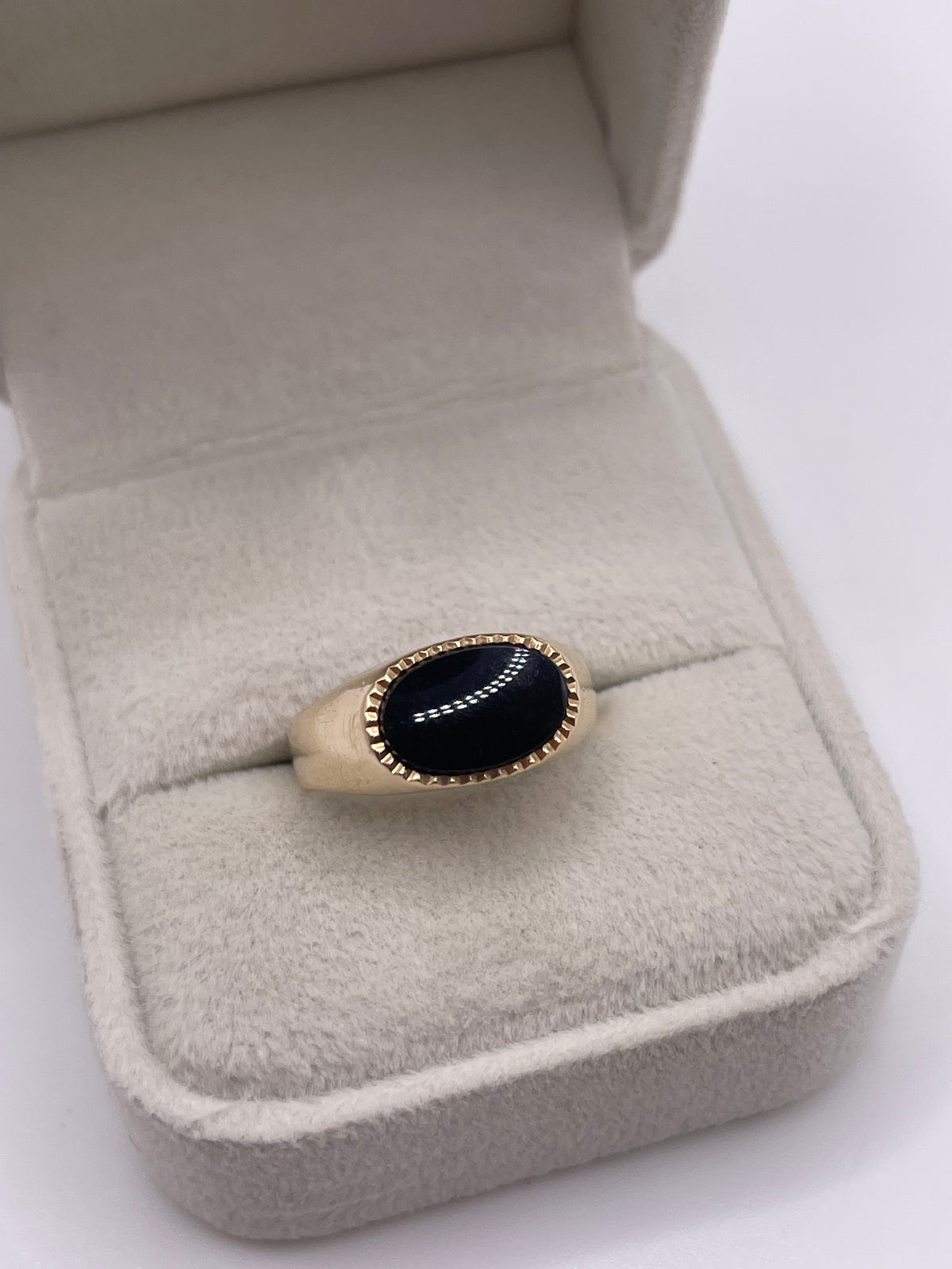 9ct gold onyx signet ring