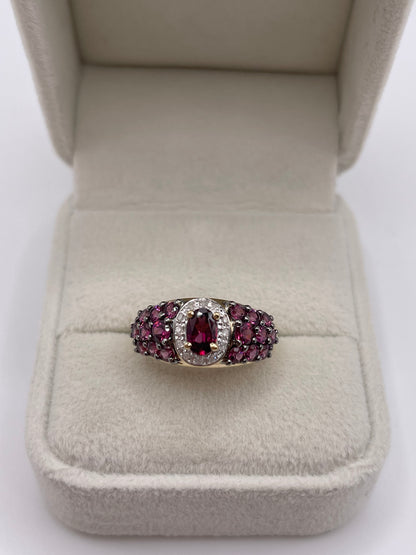 9ct gold garnet and diamond ring
