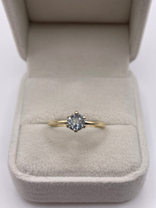 9ct gold blue topaz ring