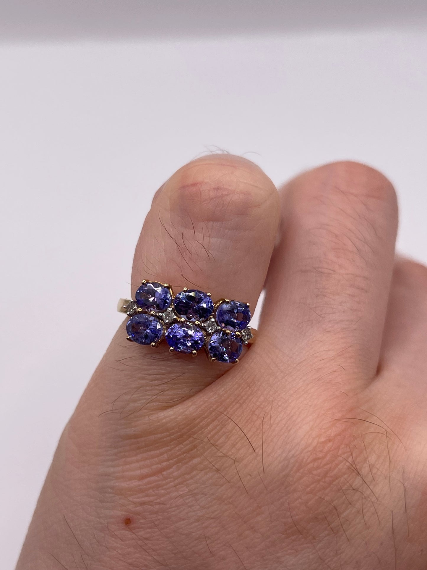 9ct gold tanzanite and diamond ring