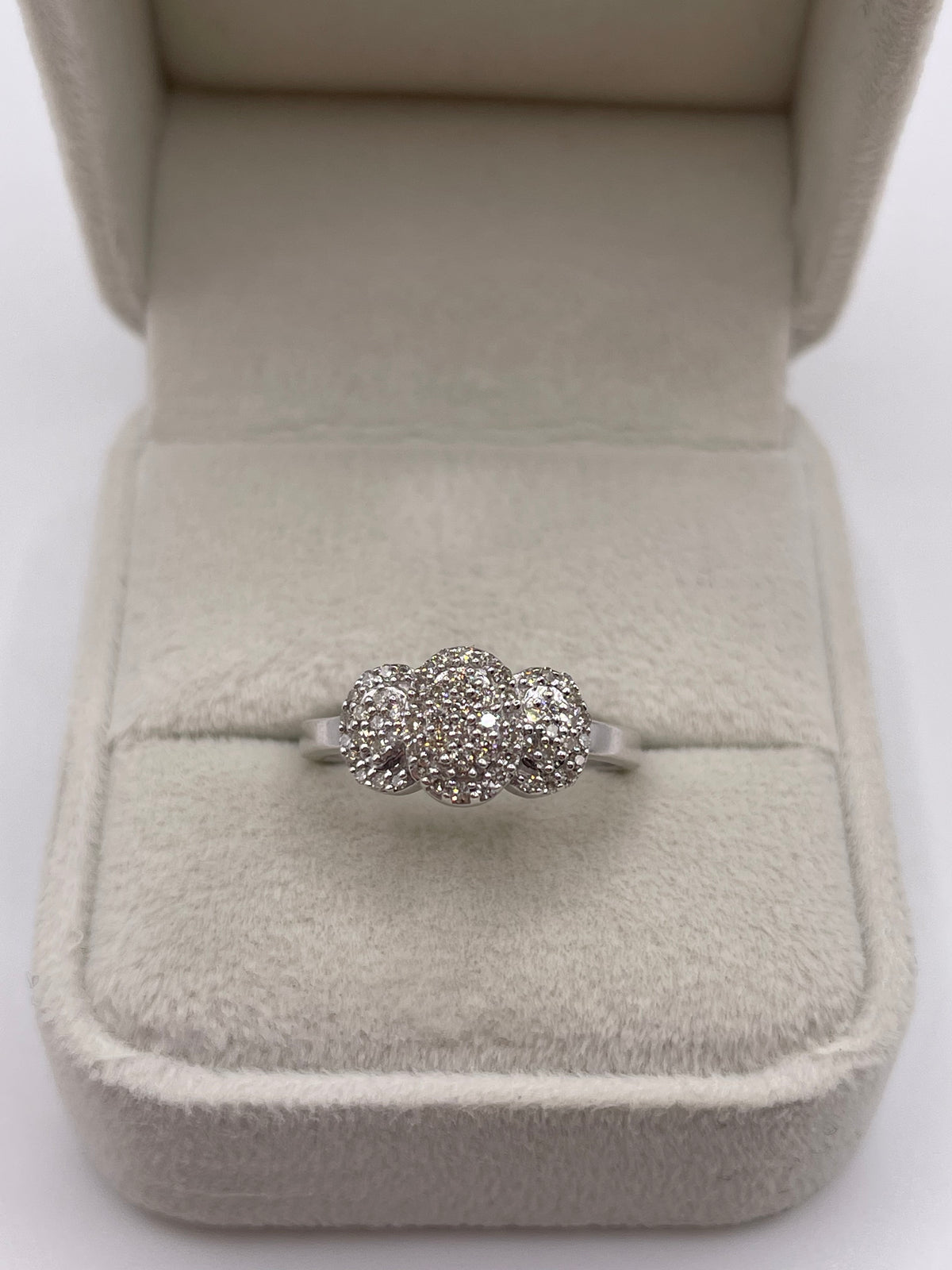 9ct white gold diamond cluster ring