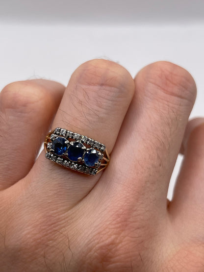 18ct gold sapphire and diamond ring