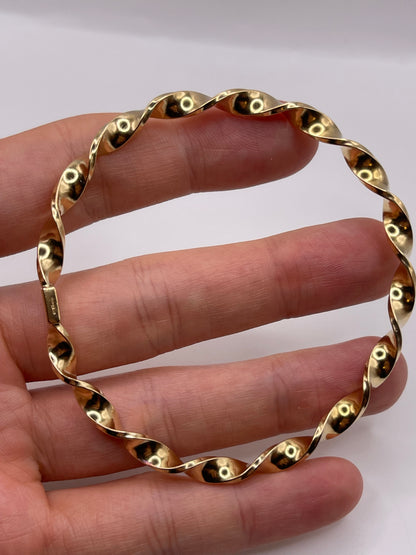 9ct gold bangle