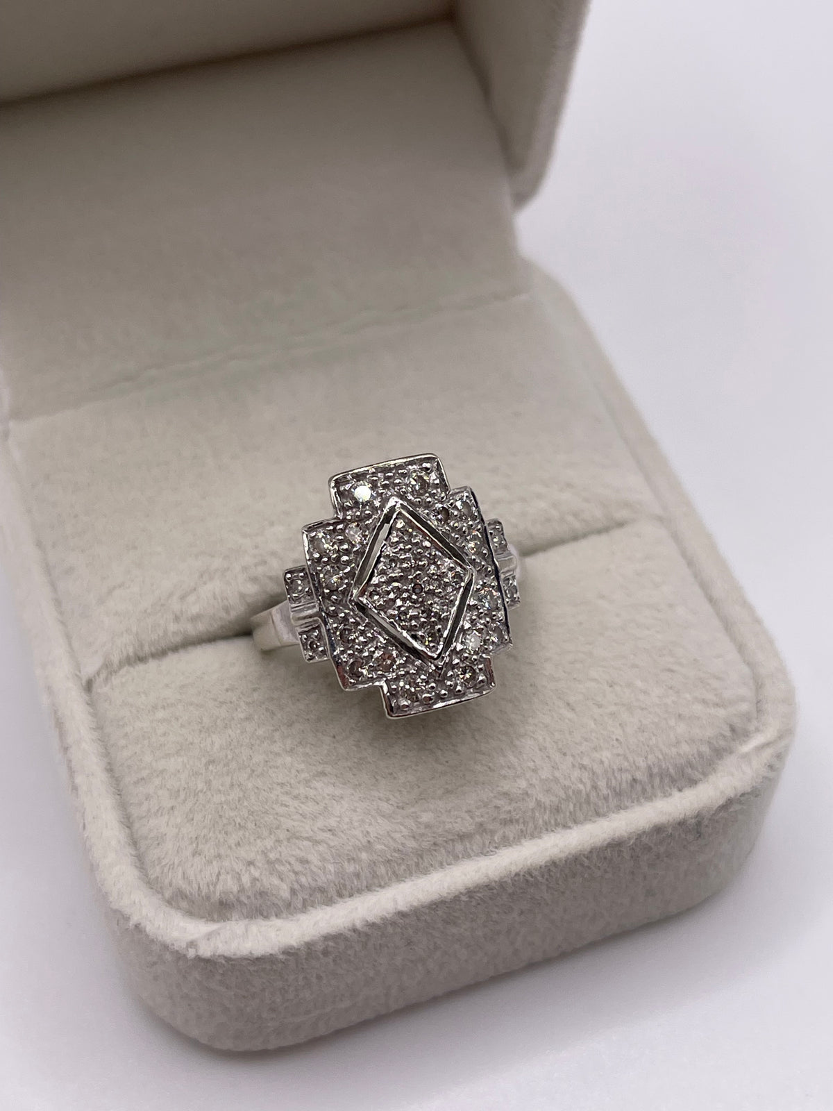 9ct white gold diamond cluster ring