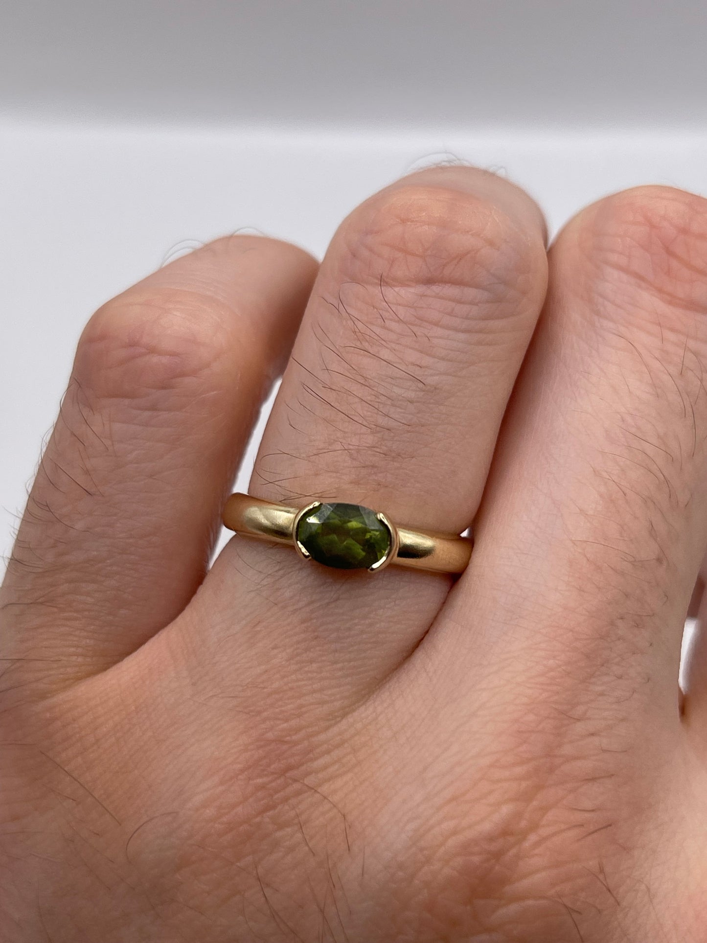 9ct gold quartz ring