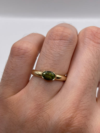 9ct gold quartz ring
