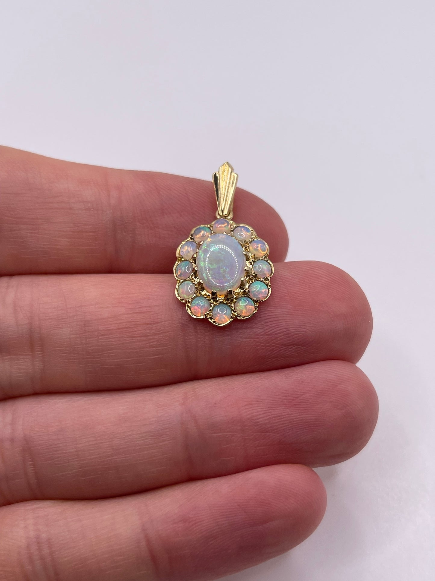 9ct gold opal cluster pendant