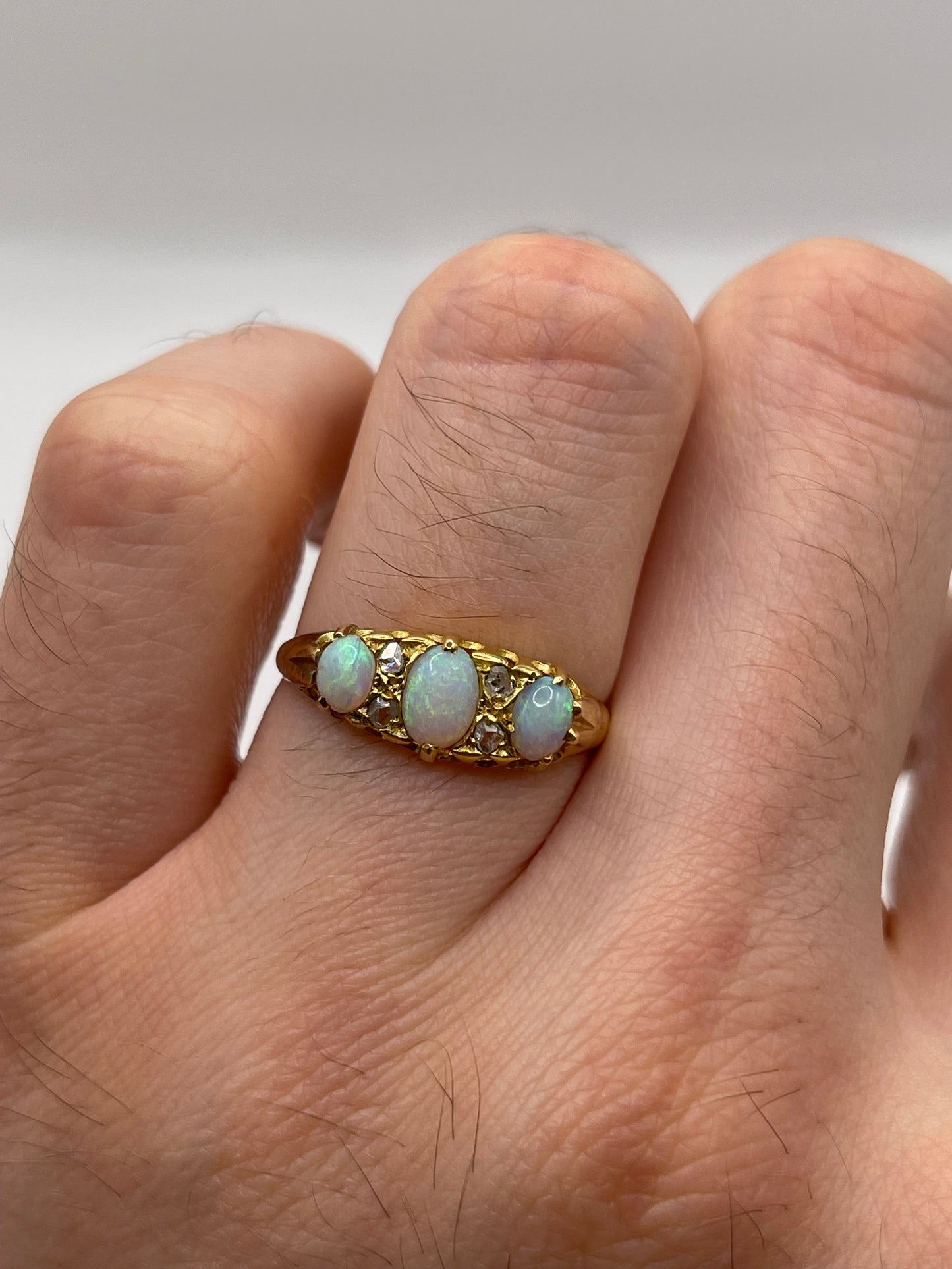 18ct gold opal and diamond ring
