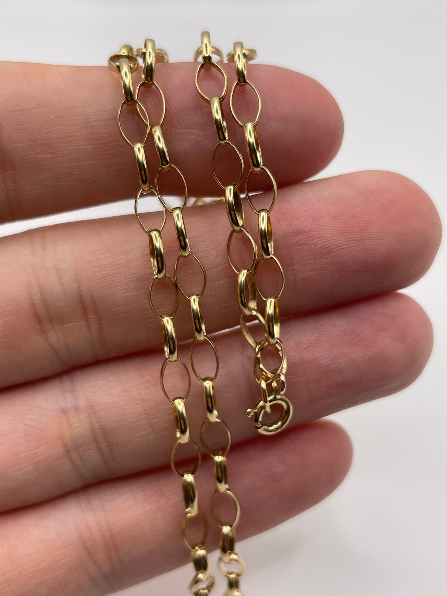 9ct gold chain 437