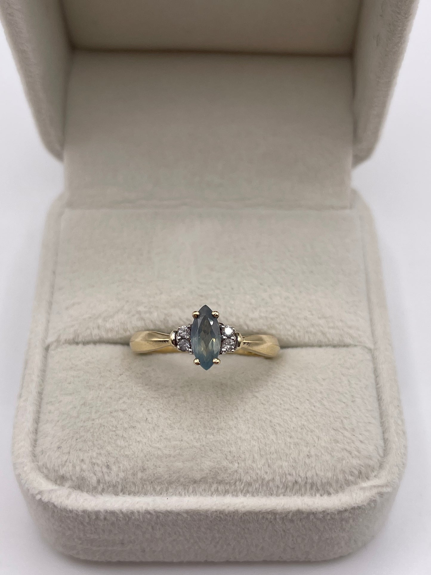 9ct gold alexandrite and zircon ring